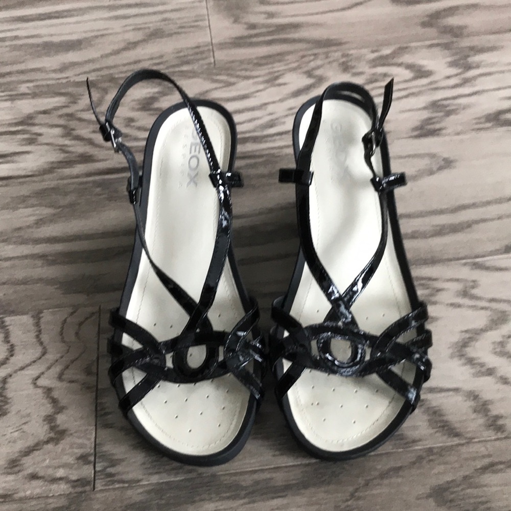 🌞🌻 Geox sandals size 7.5